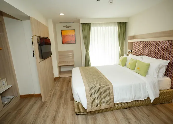Crowne Imperial - Hotel
